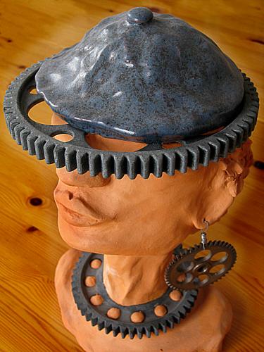 Cogwheel Charley<br>Ceramic  Steel<br>29 cm