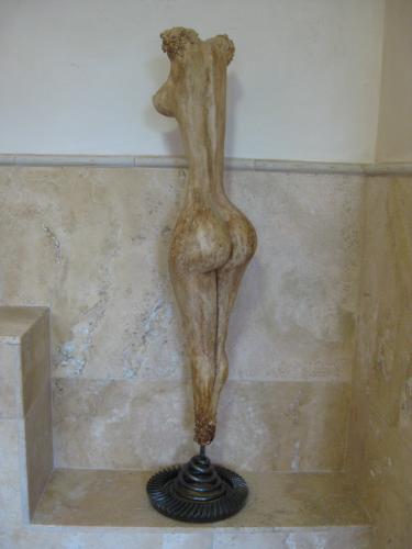 Aphrodite<br>Cretestone on metal stand<br>figure 80 cm<br>figure with stand 93 cm